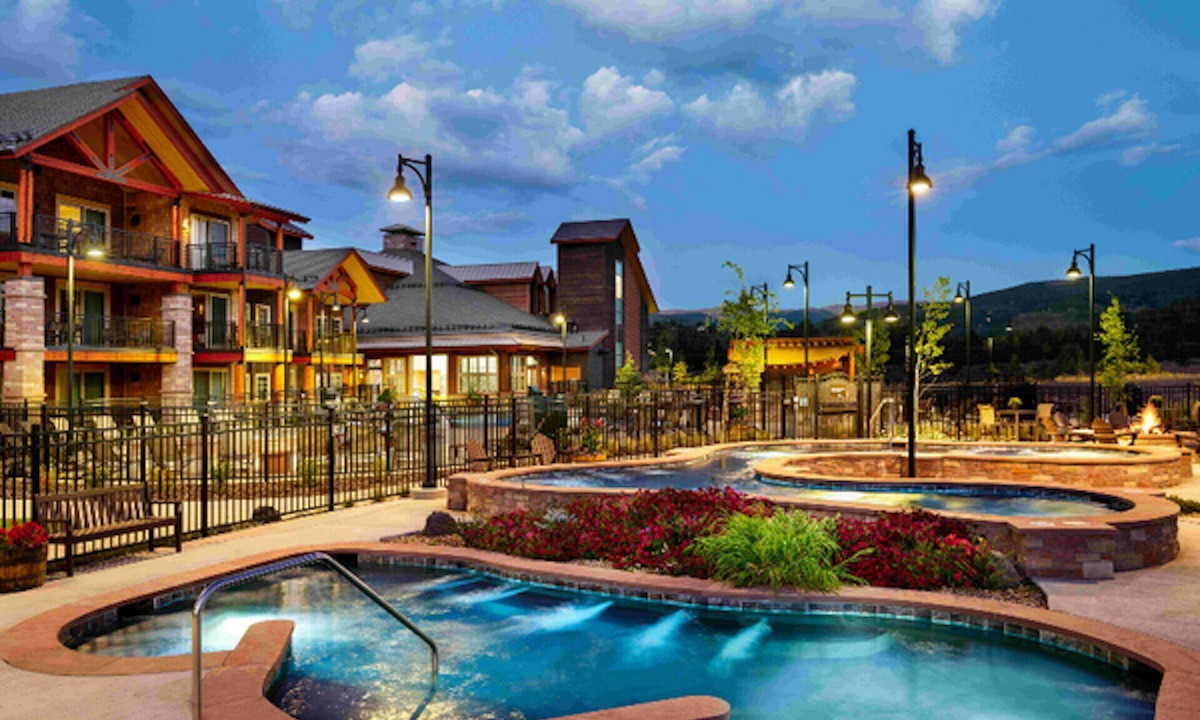 The Highlands Hotel | Fresh SNOW! Exquisite Upscale Oasis · Ski Resortn