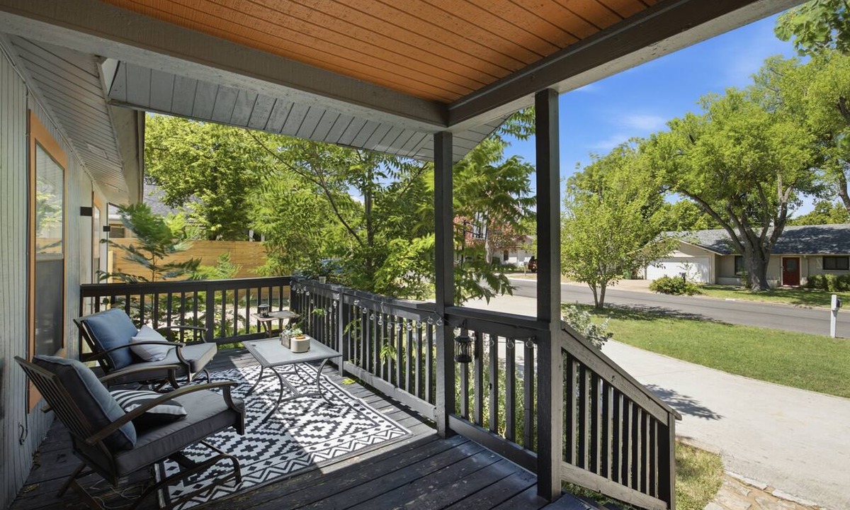 Round Rock House | Fully Furnished Cozy Cottage on large Lot- Centrally Located