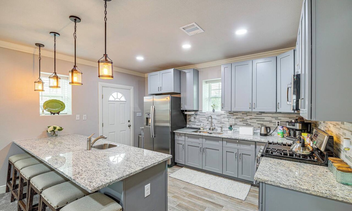 Baytown Cottage | Fully Updated & Convenient! Baytown Home Near Dtwn