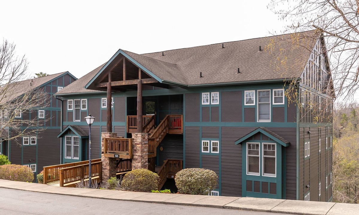 Foscoe Condo | Gateway to Grandfather | Community Pools, Mountain View, Fitness Rooms, and More