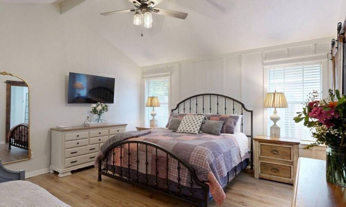 Blinn College-Bryan Campus House | Gettysburg Getaway - Your stylish Texas retreat
