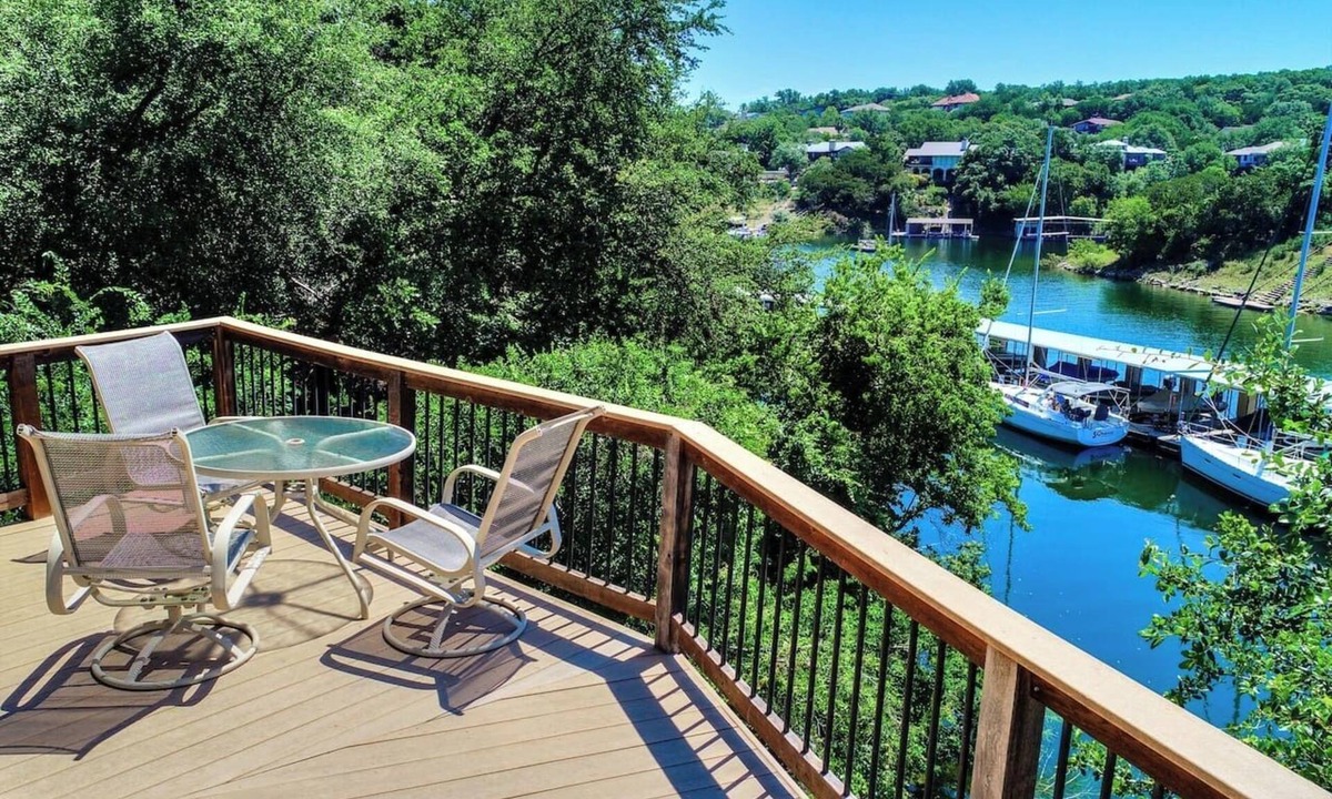 Lakeway House | Golden Rod #2 - Waterside Escape with Resort Pool