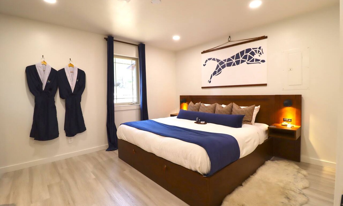 Angel Fire Cabin | Gorgeous Cabin in the Woods,Fire Pit, King Bed, Cold A/C