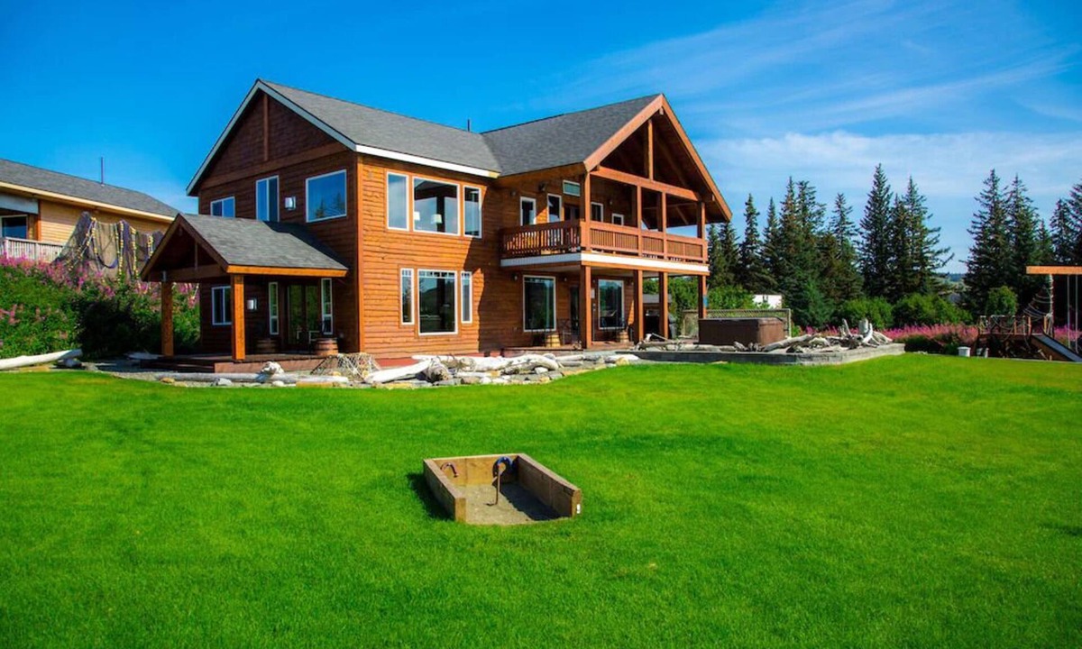 Homer House | Gorgeous Home with Unobstructed Ocean & Mountain Views & Private Hot Tub!