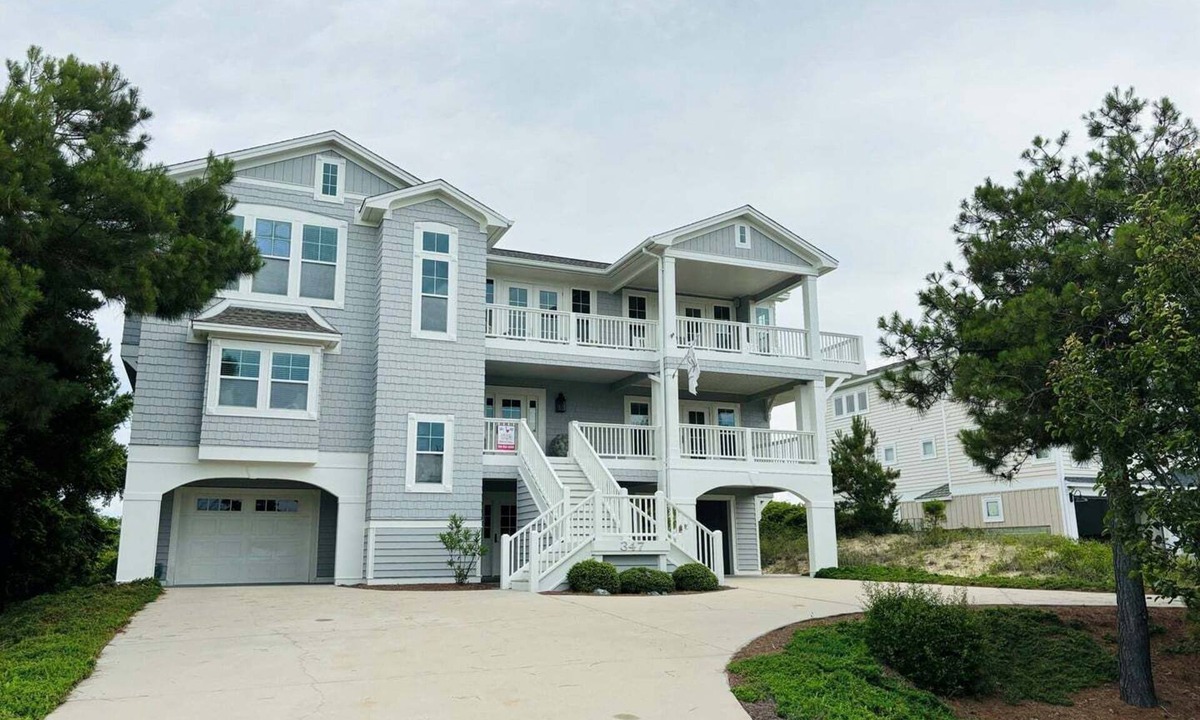 Holden Beach House | Gray Goose is a professionally designed waterway home