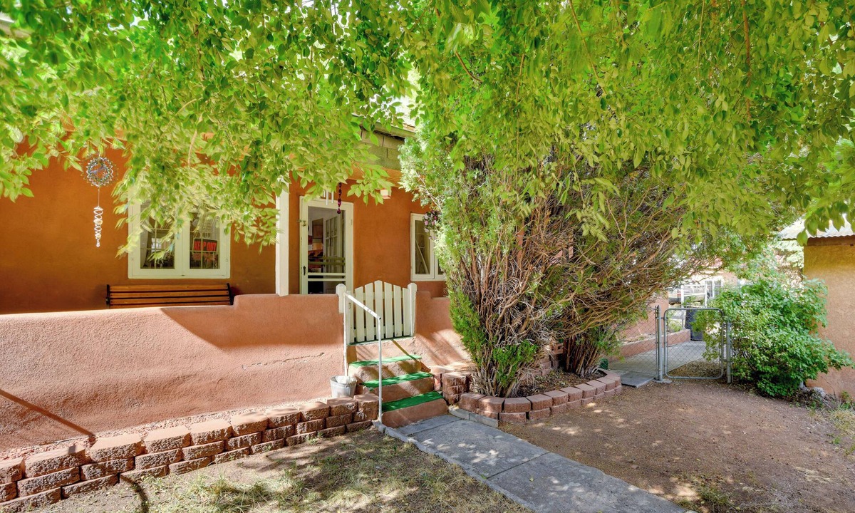 Cordova Cottage | Great for Groups! Cordova Home Near Hiking