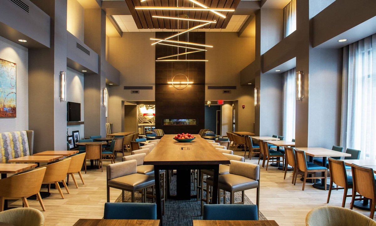 Foxboro Hotel | Hampton Inn & Suites Foxborough/Mansfield