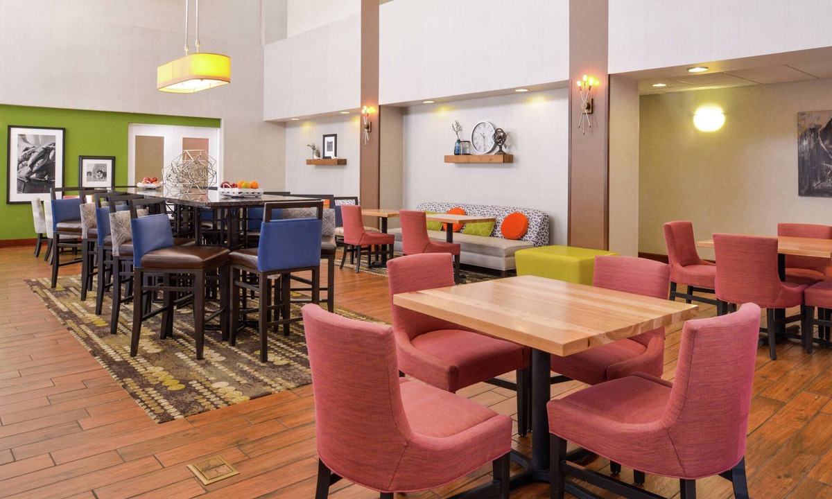 Wilmington Hotel | Hampton Inn & Suites Wilmington