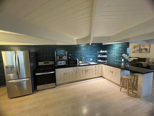 Honalo House | Hawaii Private Studio