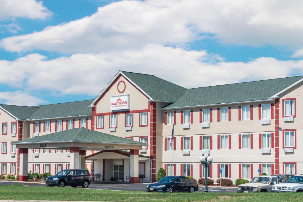 Seville Hotel | Hawthorn Extended Stay by Wyndham Seville