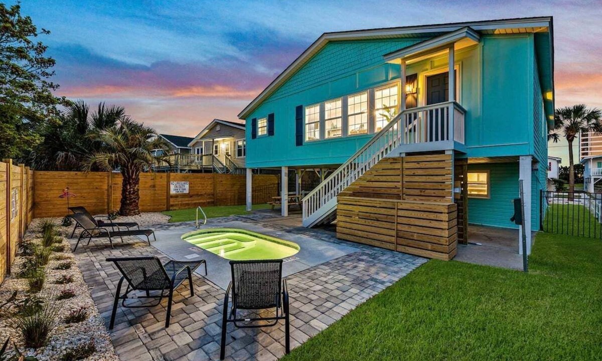 North Myrtle Beach House | Hem's Hideout | 5BR Tropical Oasis w/Heated Pool