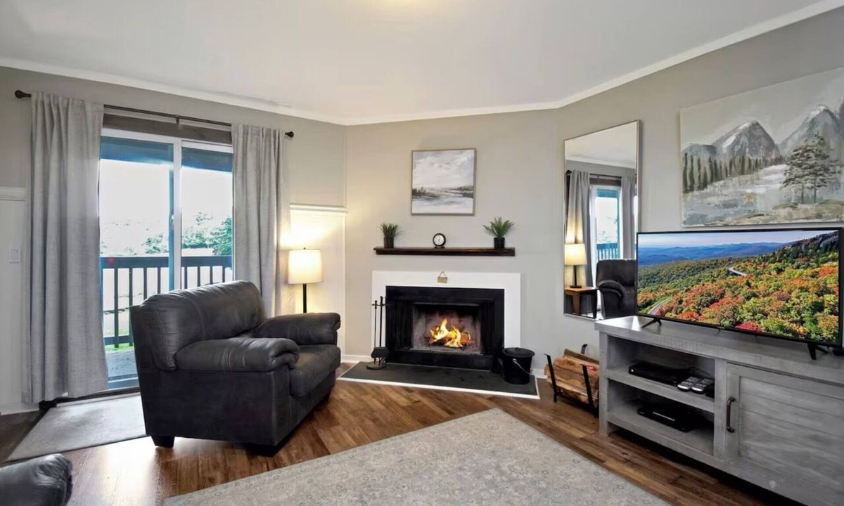 Banner Elk Condo | Hidden Gem Resort Pool/HotTub/Biking/Hiking!