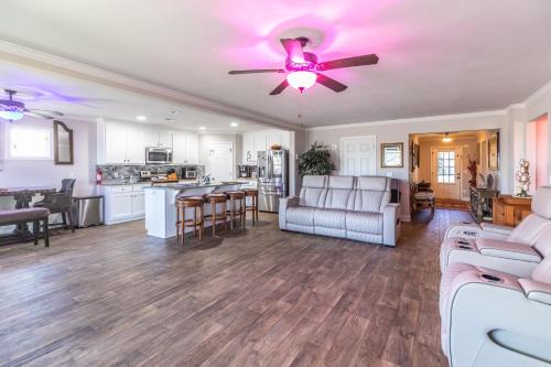 Farmington House | Hideaway Getaway