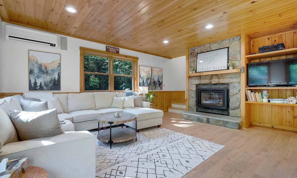 Bethel Ski Chalet | Hillside Escape Ski Chalet