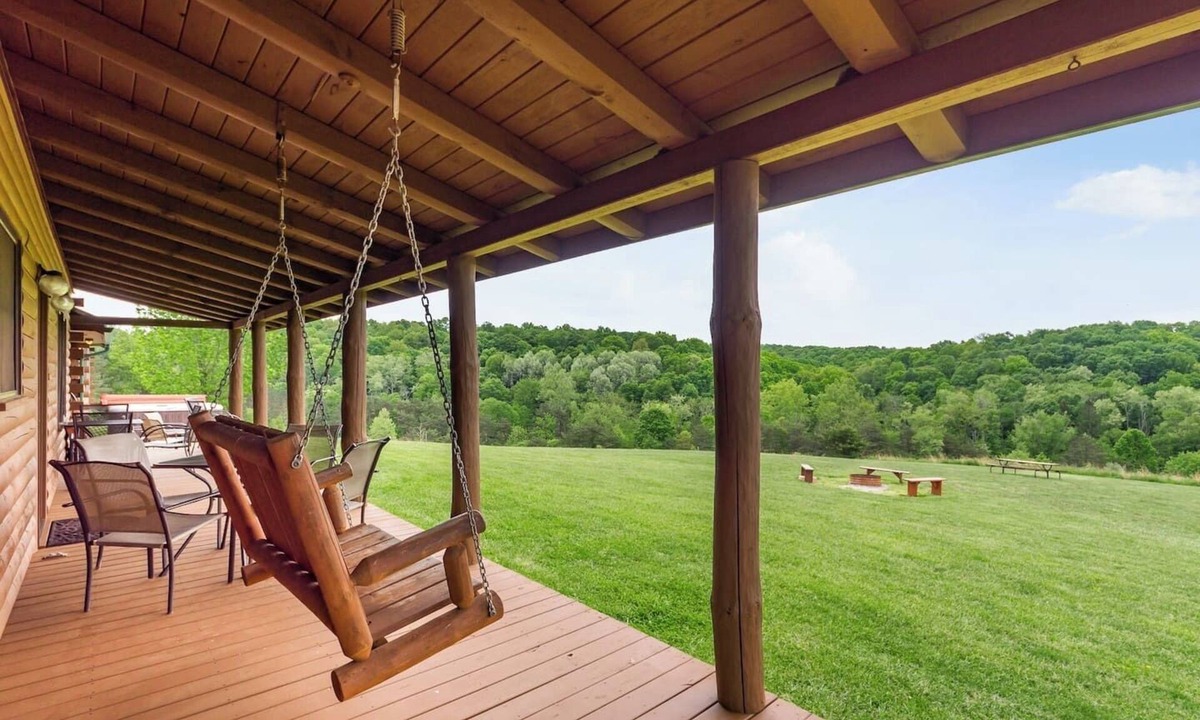 Logan Cabin | Hillside spacious Lodge in the Heart of Hocking