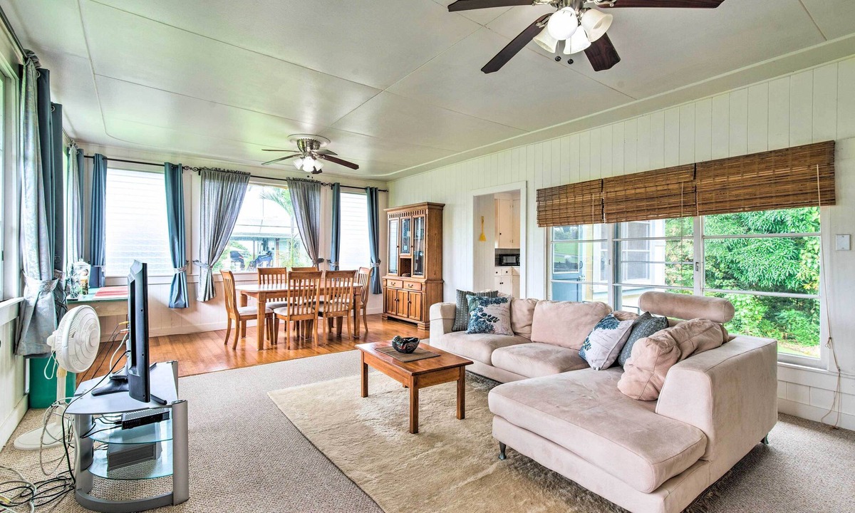 Hilo Cottage | Hilo Home Base - 3 Miles to State Park & Beach!