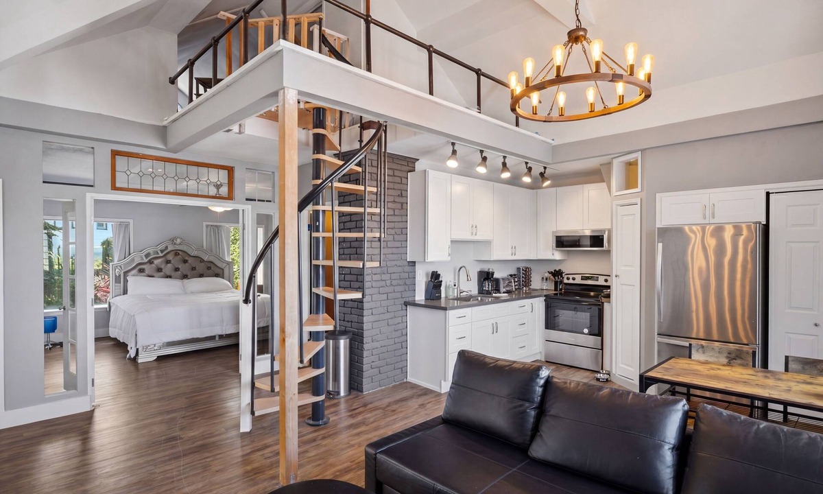Miller Park Apartment | Historic Cap Hill Oasis w/View | Dogs Stay Free!
