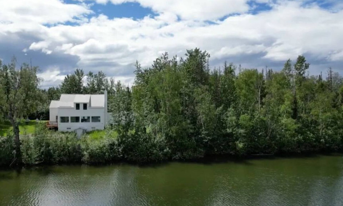 Wasilla House | Historic Lakeside Scandinavian Farmhouse