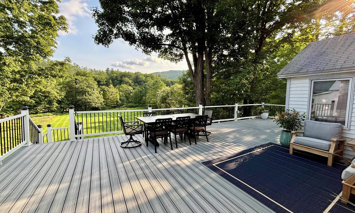 Bridgewater House | Historic Riverfront House: 5 Bedrooms 3.5 Baths on 5 Acres