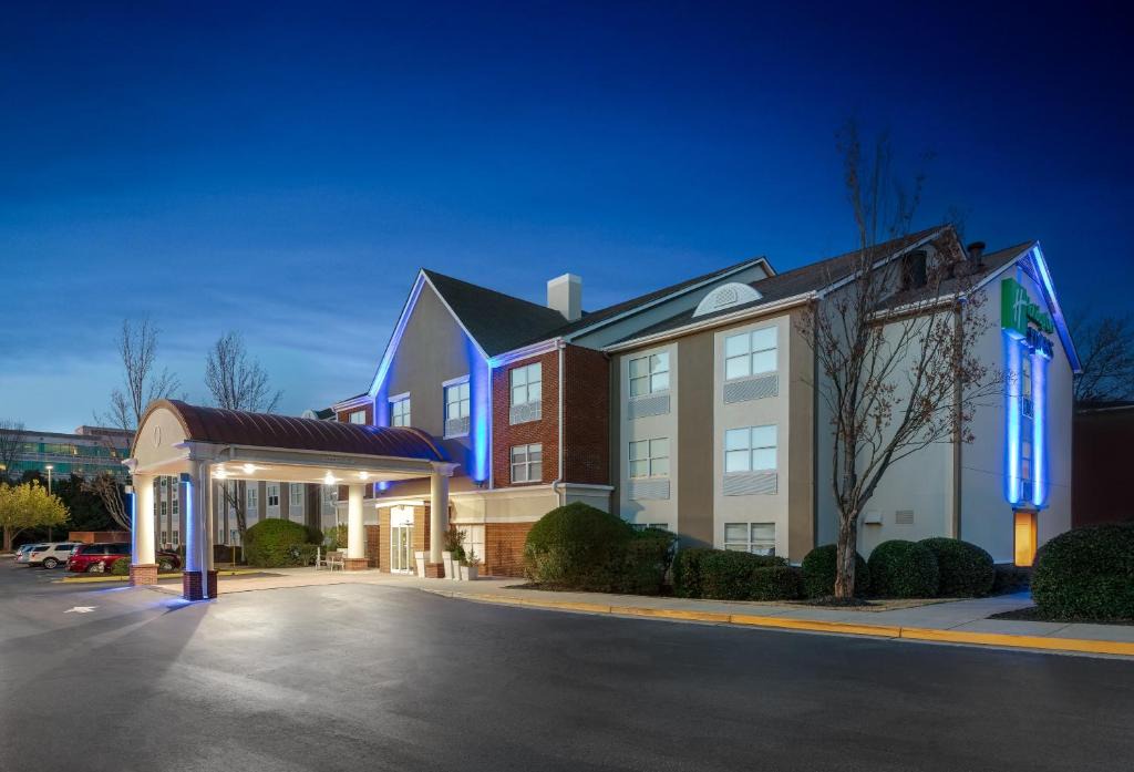 Alpharetta Hotel | Holiday Inn Express Alpharetta - Roswell by IHG