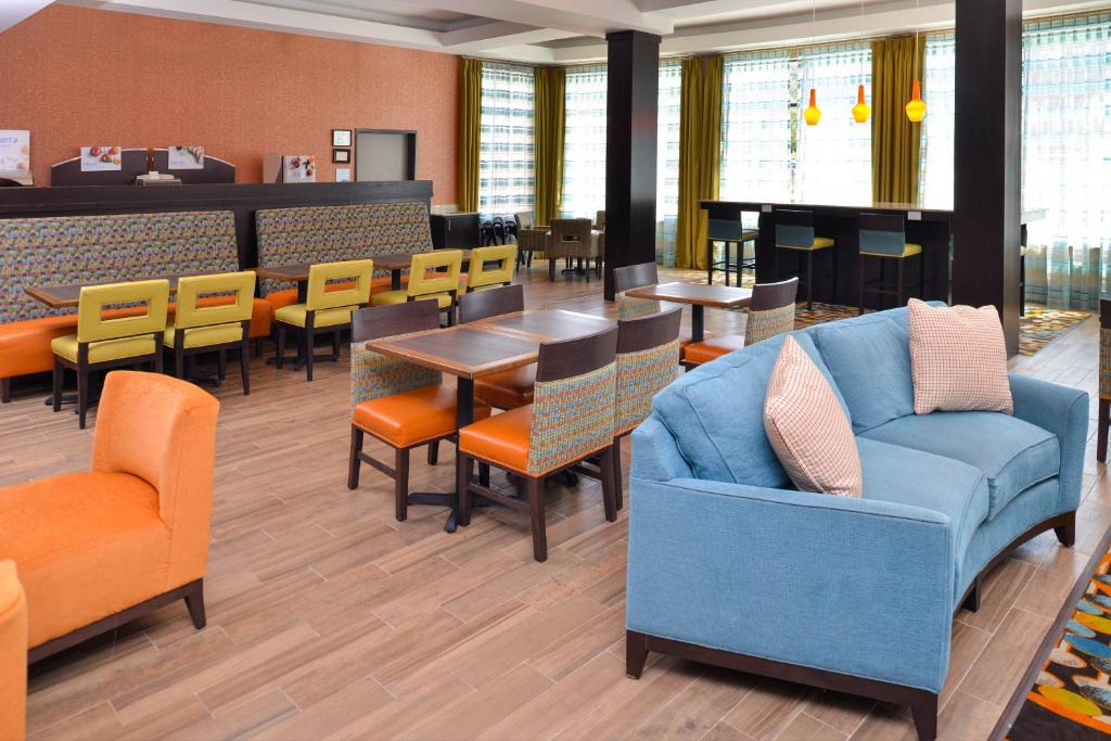 Sweetbriar Hotel | Holiday Inn Express & Suites Austin South by IHG