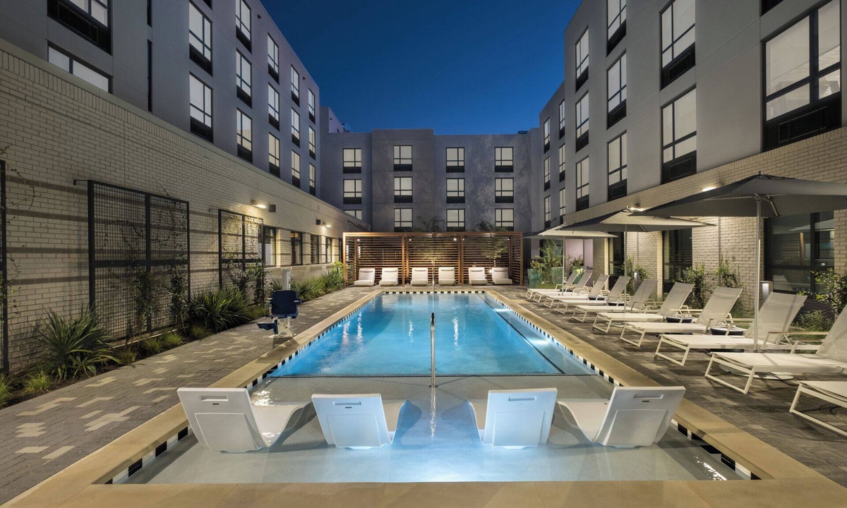 Holly Hotel | Home2 Suites by Hilton Austin East Side 5th Street