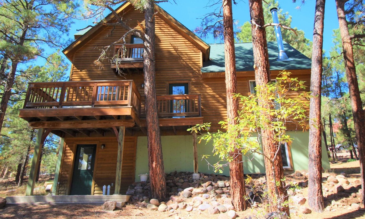 Pagosa Springs Cabin | HOT TUB! Close to everything. Very Popular. Close to lakes!