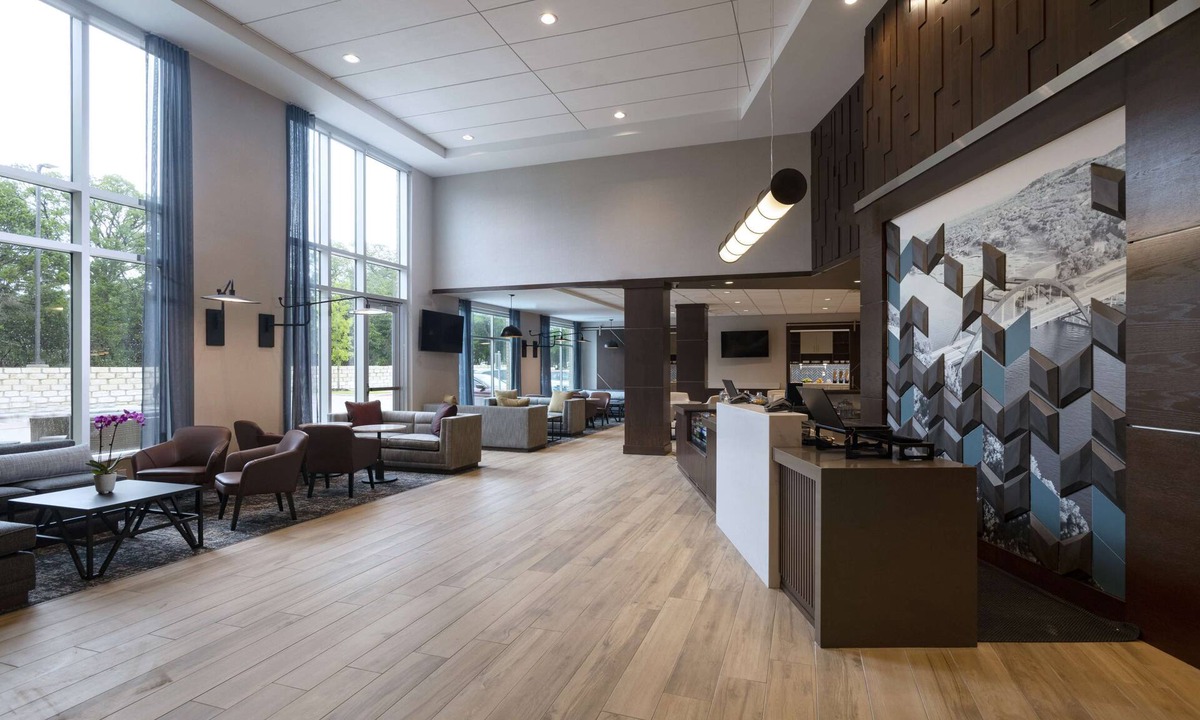 Four Points Hotel | Hyatt Place Austin/Lake Travis/Four Points