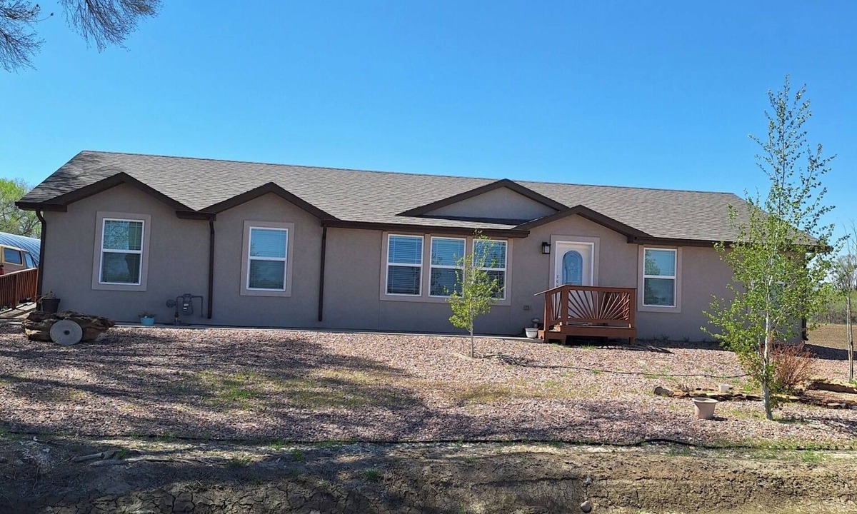 La Junta House | Immaculate 3BR Home, 3 Queen Beds, Patio + Grill, Near Otero & Bent's Fort