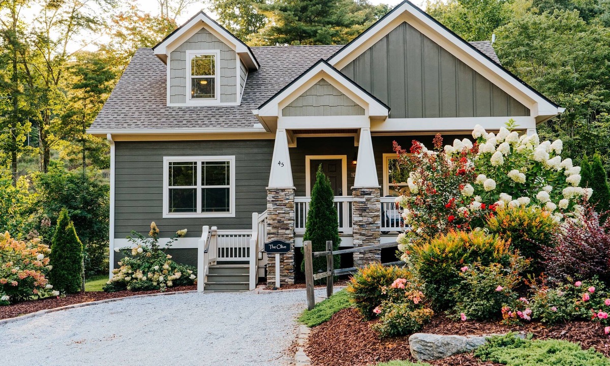 Skyland Cottage | Immaculate Cottage with Private Hot Tub and Fireplace