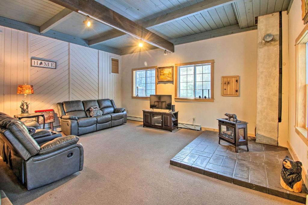 Harrison House | Inviting Countryside Home: 4 Mi to Long Lake!