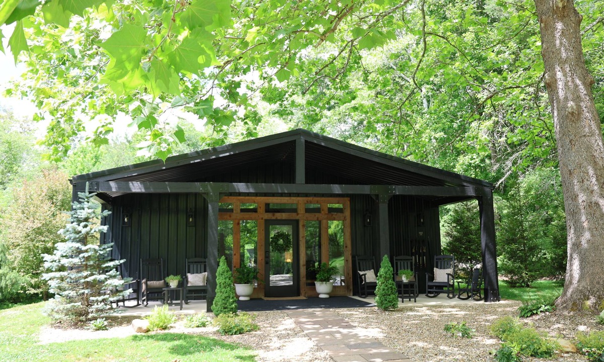 Logan Cabin | Ivy Cottage by Creative Cabins