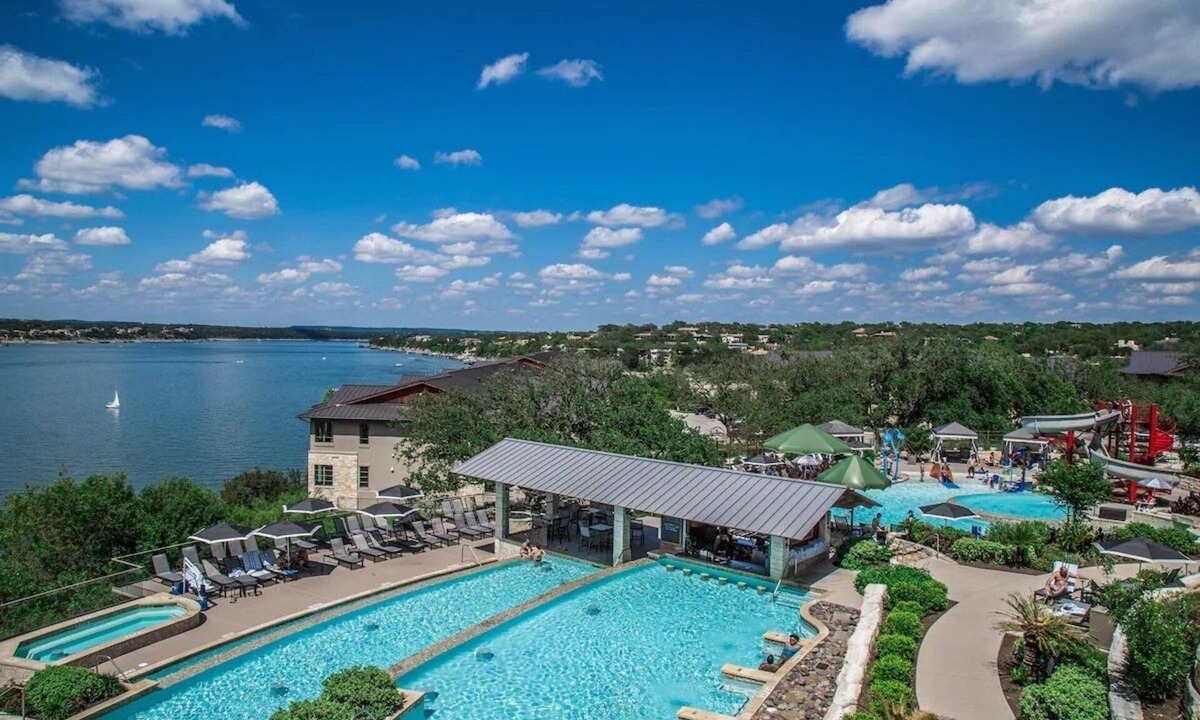 Lakeway Hotel | Junior Suite Lakeview with Balcony at Lakeway Resort & Spa