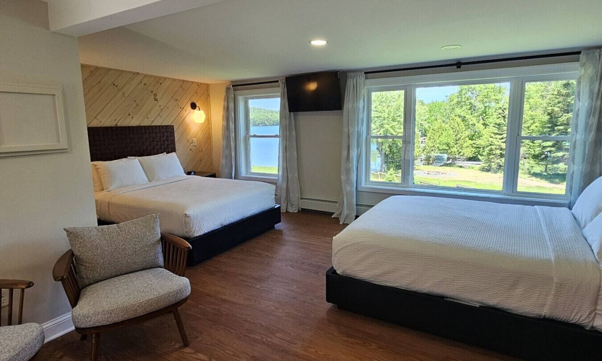 Greenville Junction Hotel | Juniper Motel-Deluxe Double Queen*RM7*Pet Friendly*Lake Access