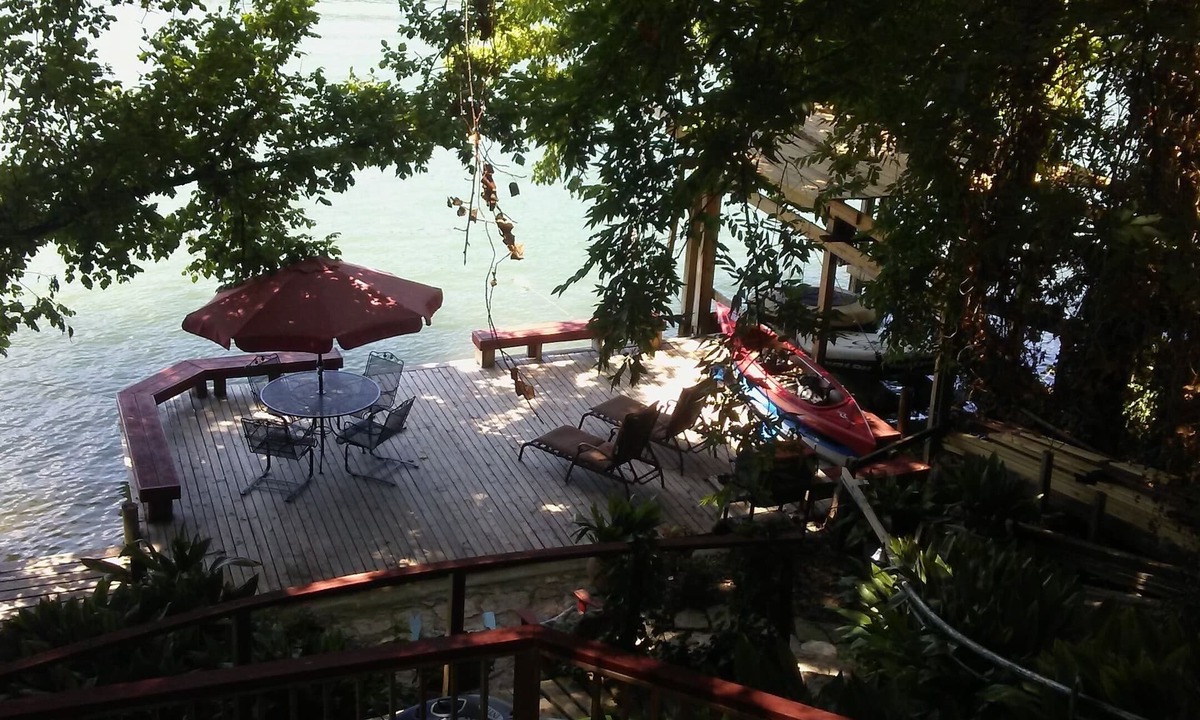 Rio Robles House | Kayak, Paddleboard, Fish & relax on the decks of this beautiful Waterfront Home