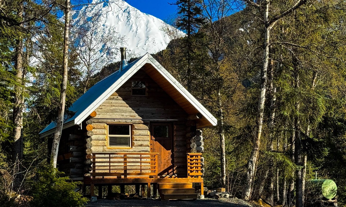 Moose Pass Cabin | Kenai Peninsula Cabin centrally located between Seward & Cooper Landing.