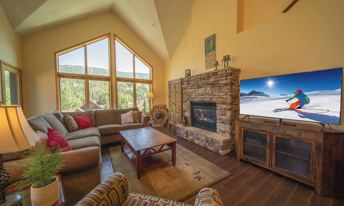 Mountain House Condo | Keystone Family Property | Balcony & Summer Fun