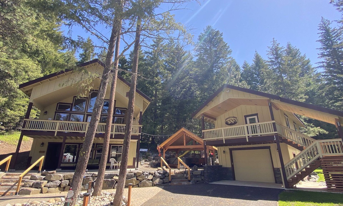 Ronald Cabin | Kid Friendly Cabin with Mother-in-law Suite and Hot Tub!
