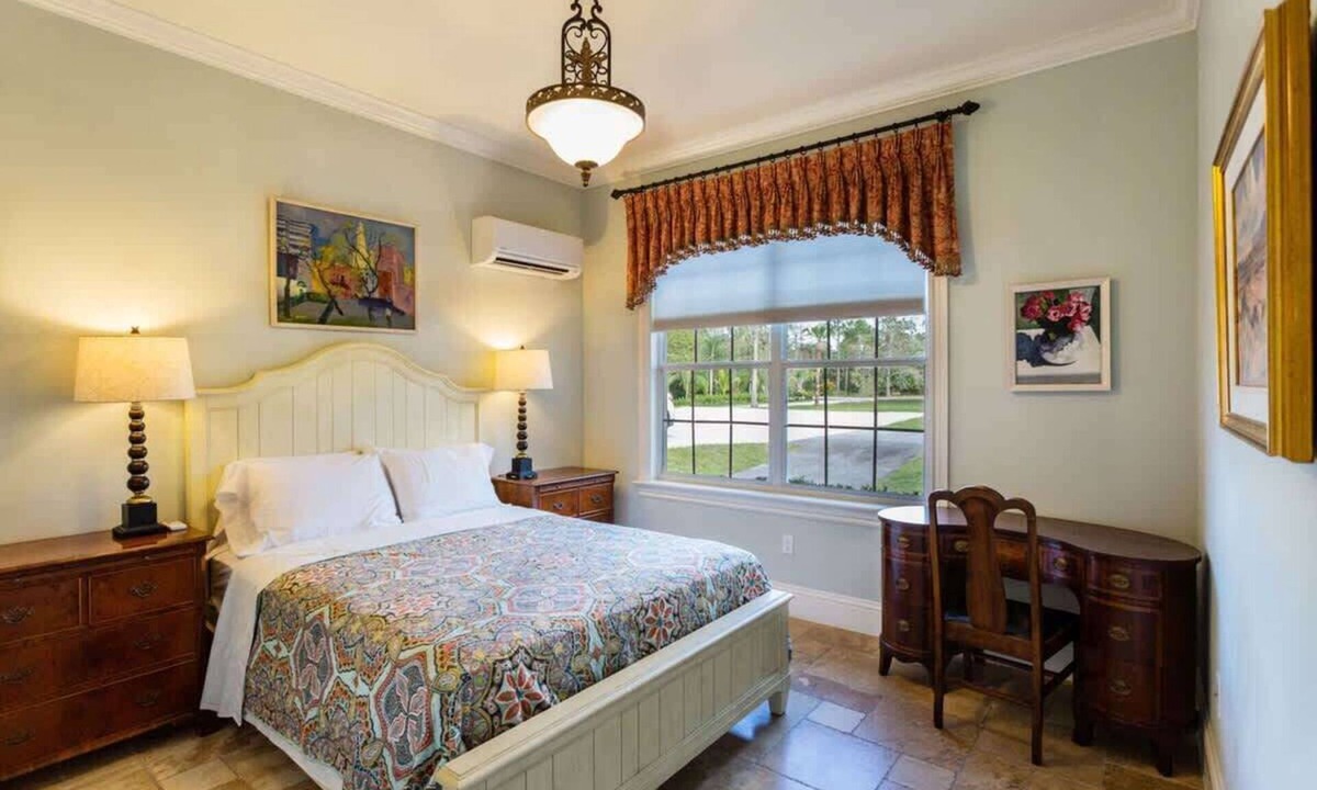 Rural Estates House | Knickerbocker 1BR Suites 08A, 08B w Pool & Parking
