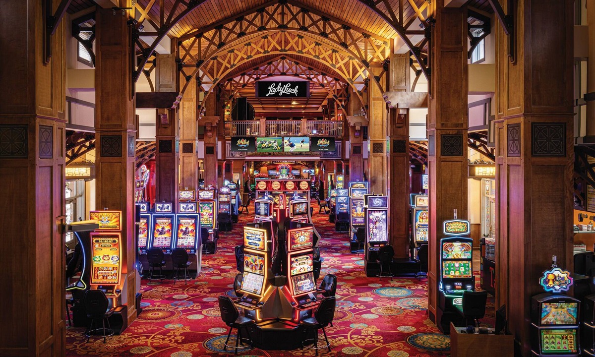 Black Hawk Hotel | Lady Luck Casino Black Hawk - A Caesars Rewards Destination