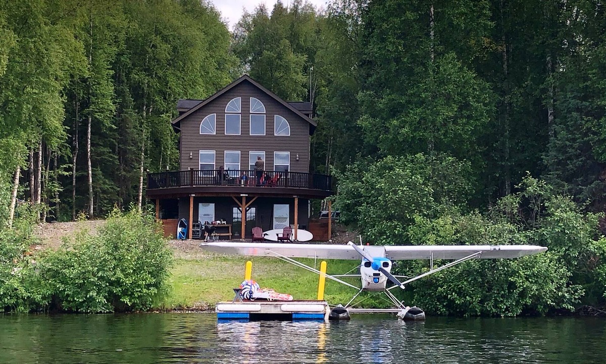 Willow House | Lake House in Willow, Alaska