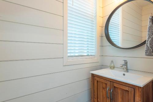 Black Mountain House | Lake Walk Cottage