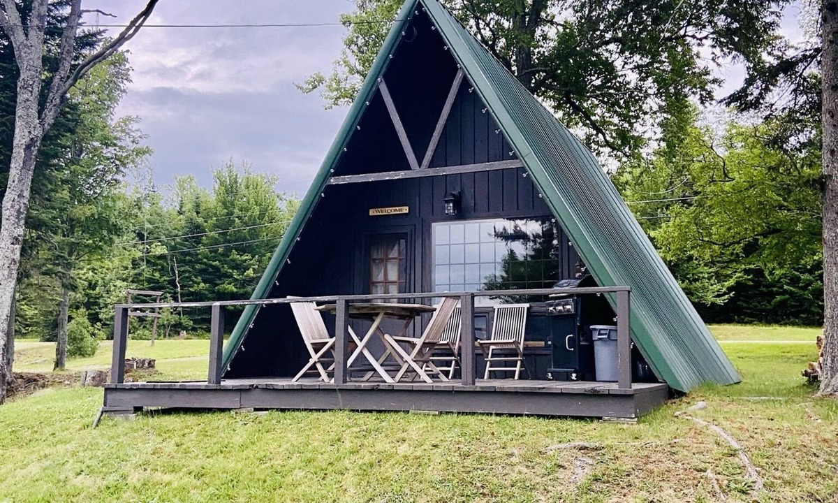 Pittsburg Cabin | Lakefront Cabin on Back Lake w trail access, and private dock.