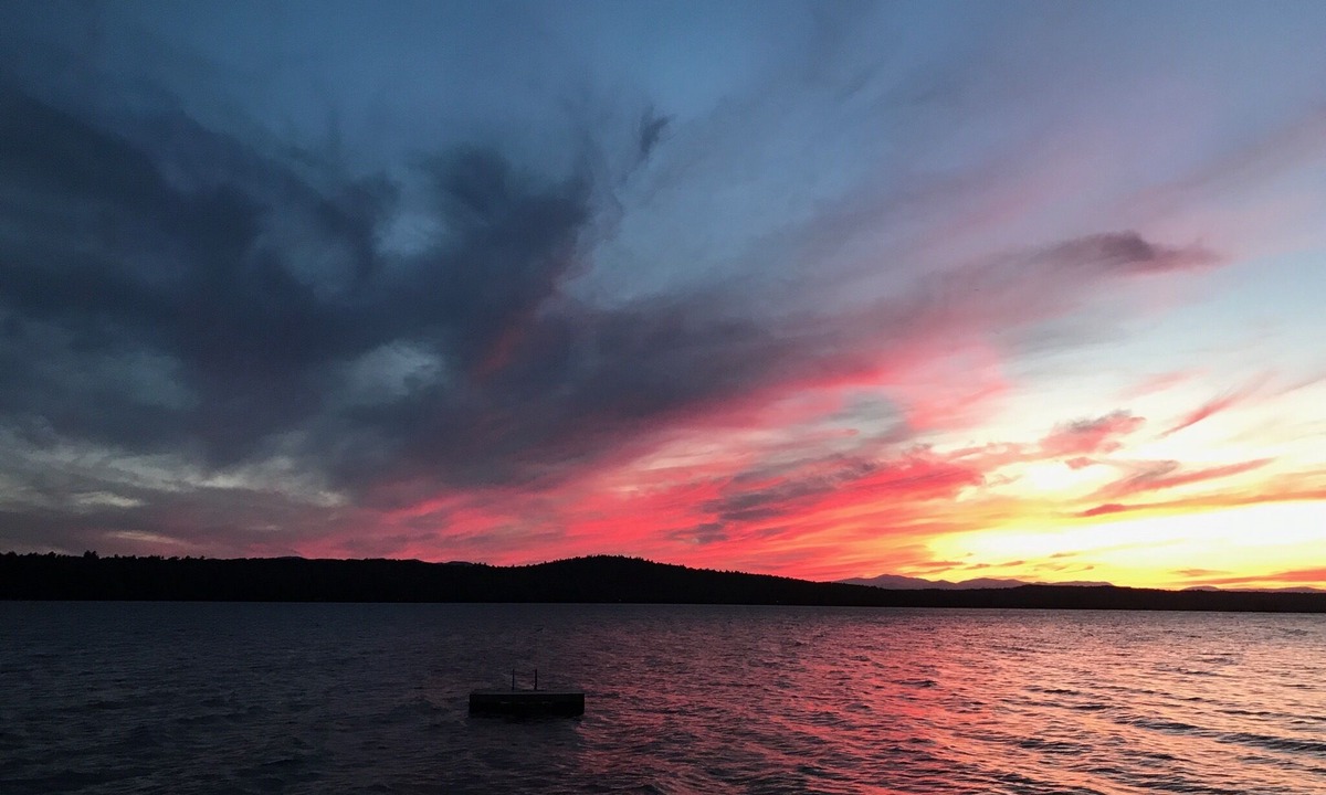 Harrison Cottage | Lakefront cabin with spectacular sunsets included