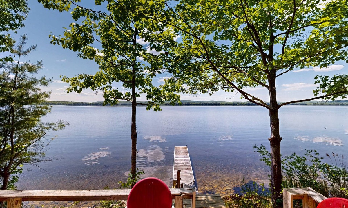 Smithfield Cottage | Lakefront dog friendly cottage w/a dock & beautiful sunset views