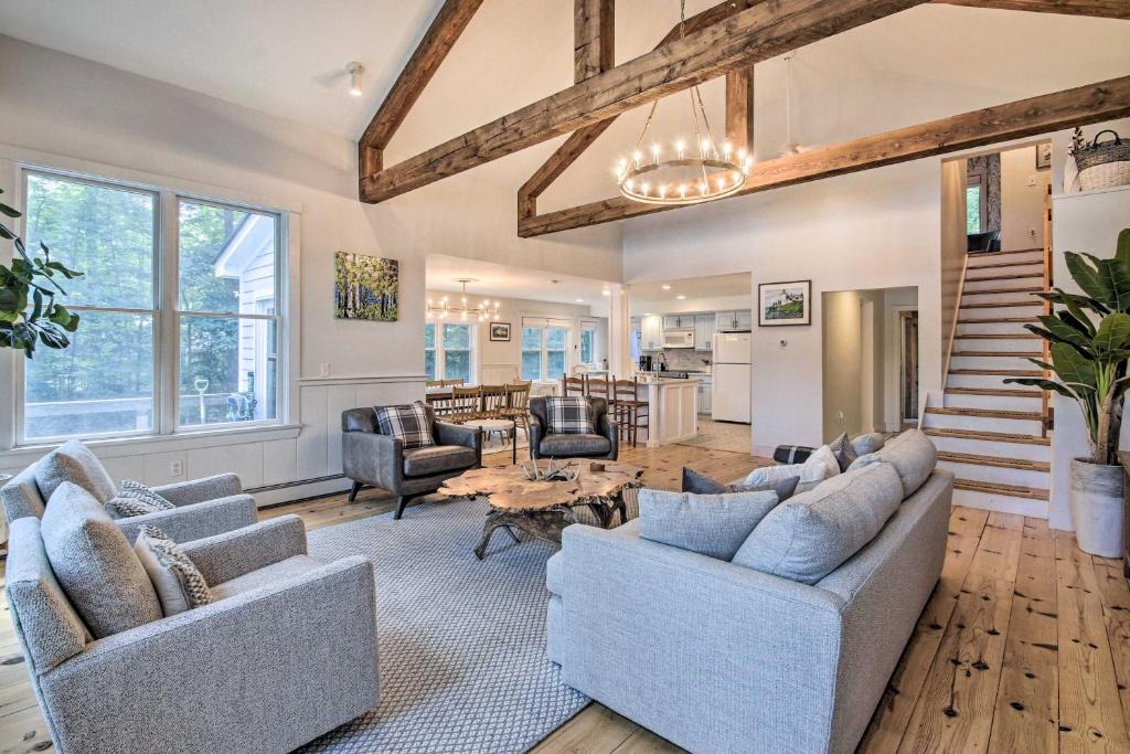 Greenwood House | Lakefront Family Retreat: Skiing & Mountain Biking