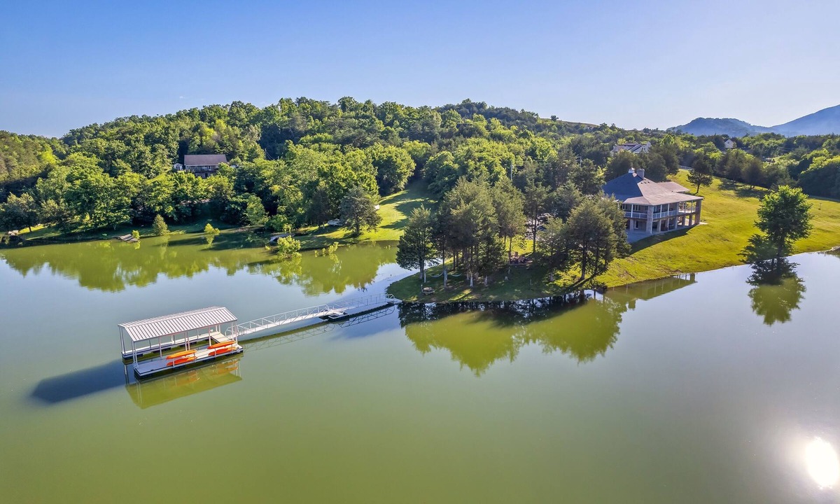 Dandridge House | Lakefront - Private Resort with INGROUND POOL!