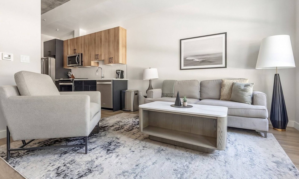 Englewood Apartment | Landing | Amazing Studio, Gym, Rooftop Lounge
