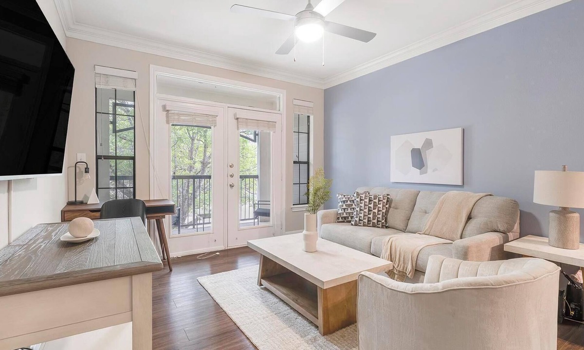 West Oak Hill Apartment | Landing | Modern 1BD, Gym