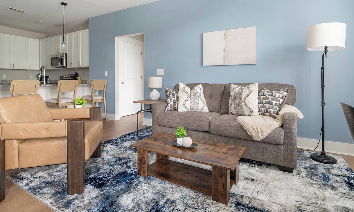 Hickory Apartment | Landing | Spectacular 2BD, Clubhouse, Gym